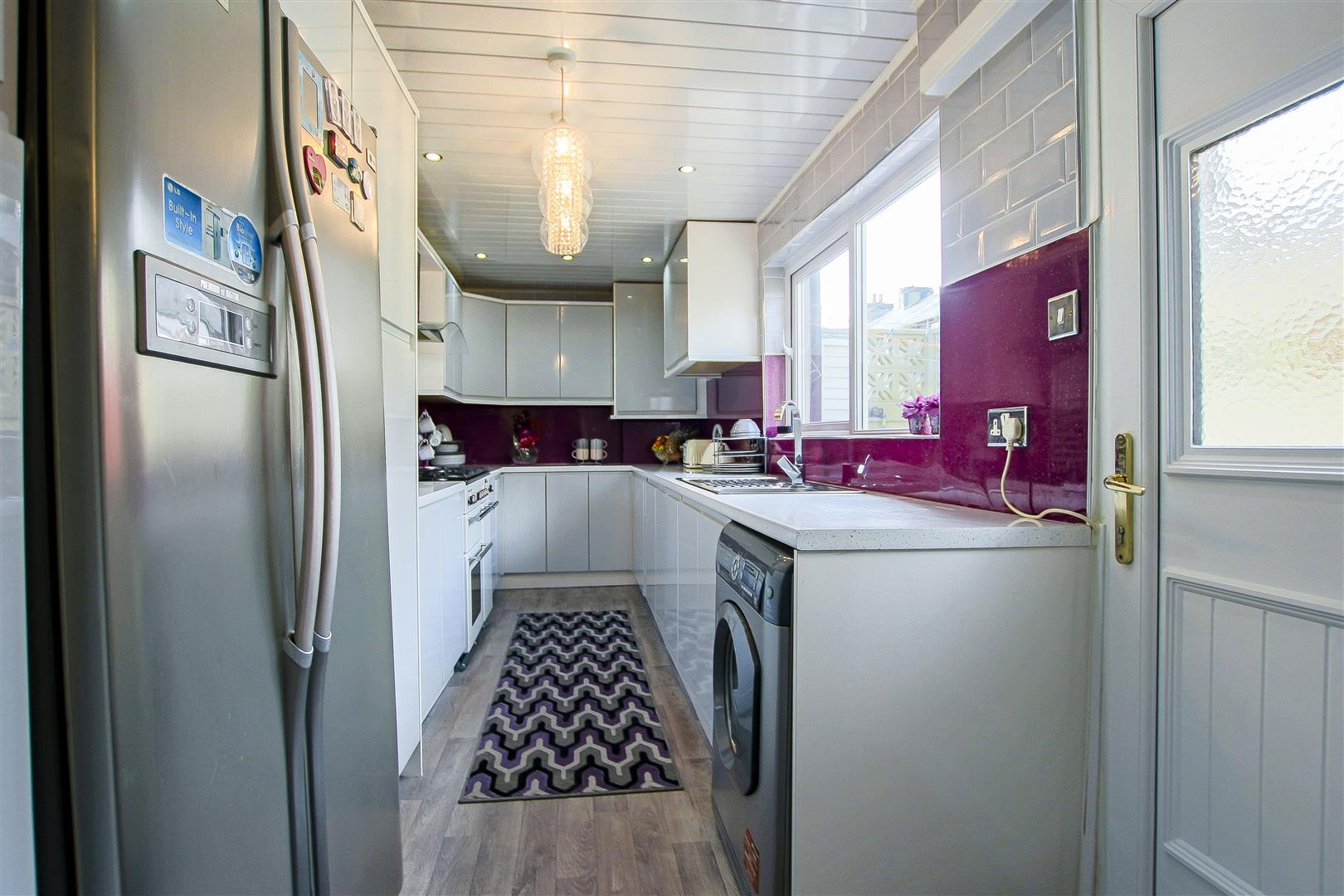 4 Bed End Terrace House For Sale - Main Image
